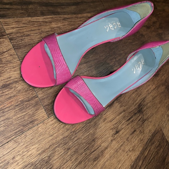 BCBG heels - Picture 2 of 5